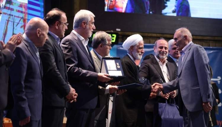 ۱۱ چهره ماندگار داروسازی ایران مدال مفاخر گرفتند